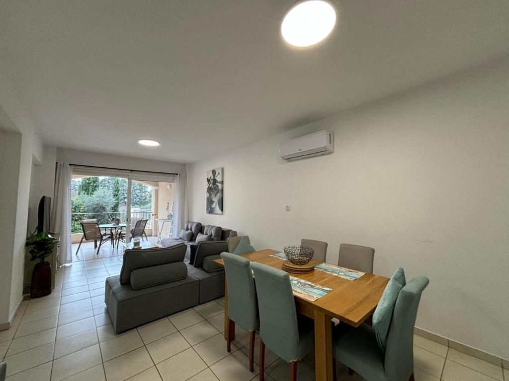 Cozy Apartment In Paphos Beautiful Complex Bagian luar foto