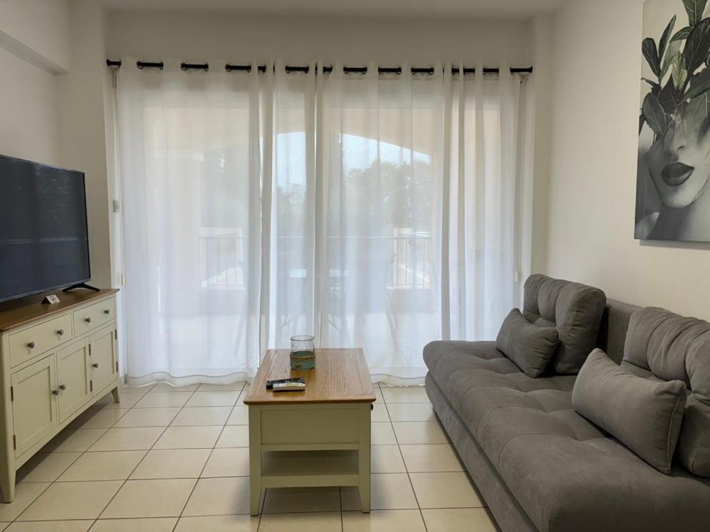 Cozy Apartment In Paphos Beautiful Complex Bagian luar foto