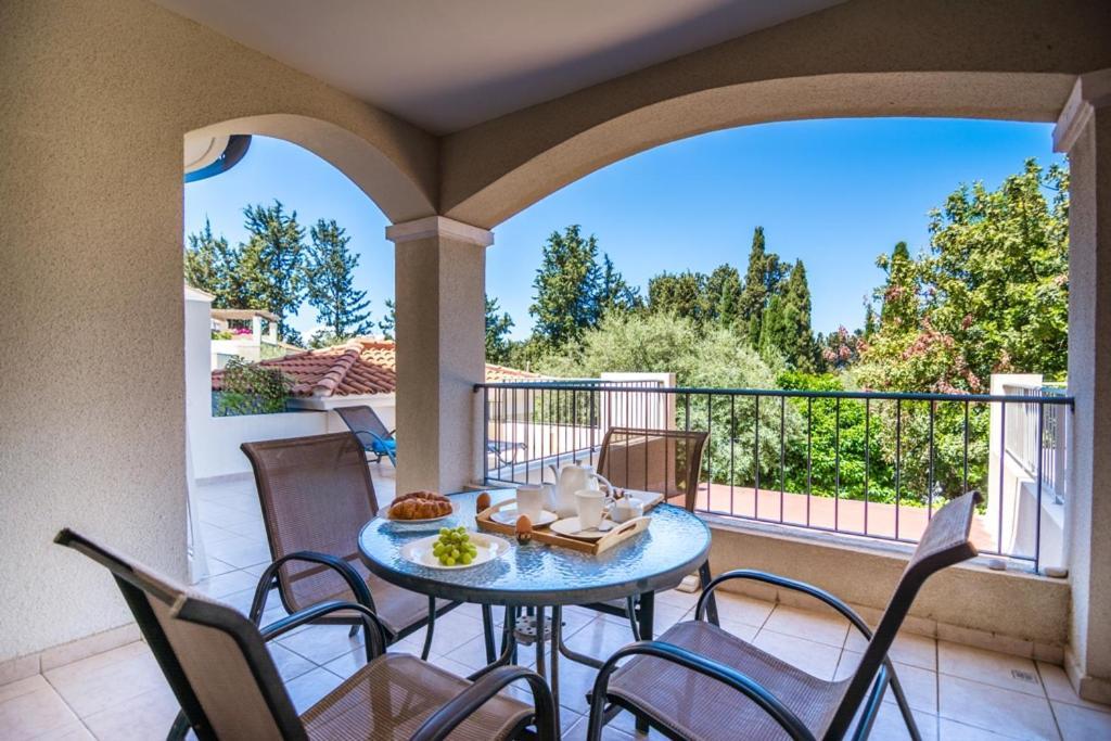 Cozy Apartment In Paphos Beautiful Complex Bagian luar foto